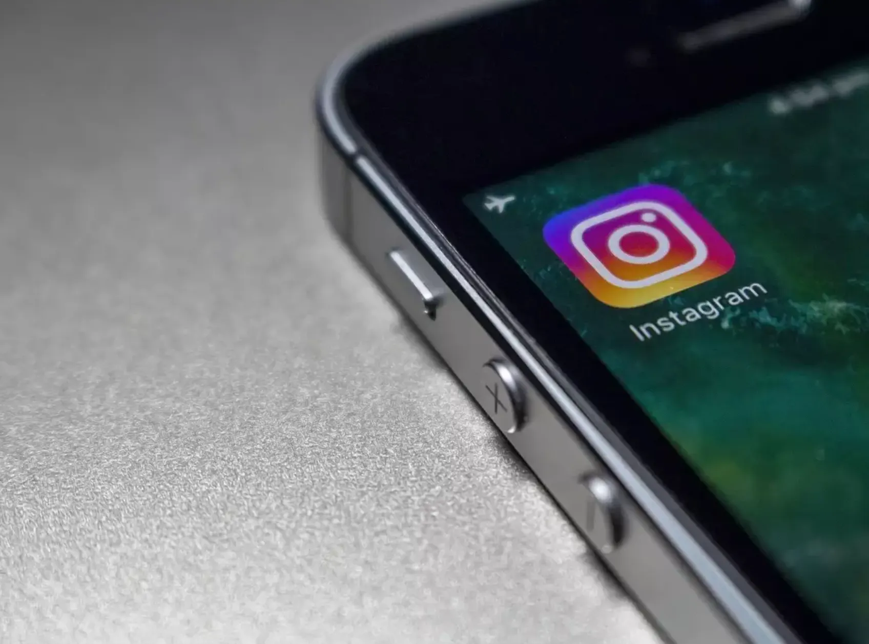 В Instagram на iPhоne появилась темная тема. Как ее включить?