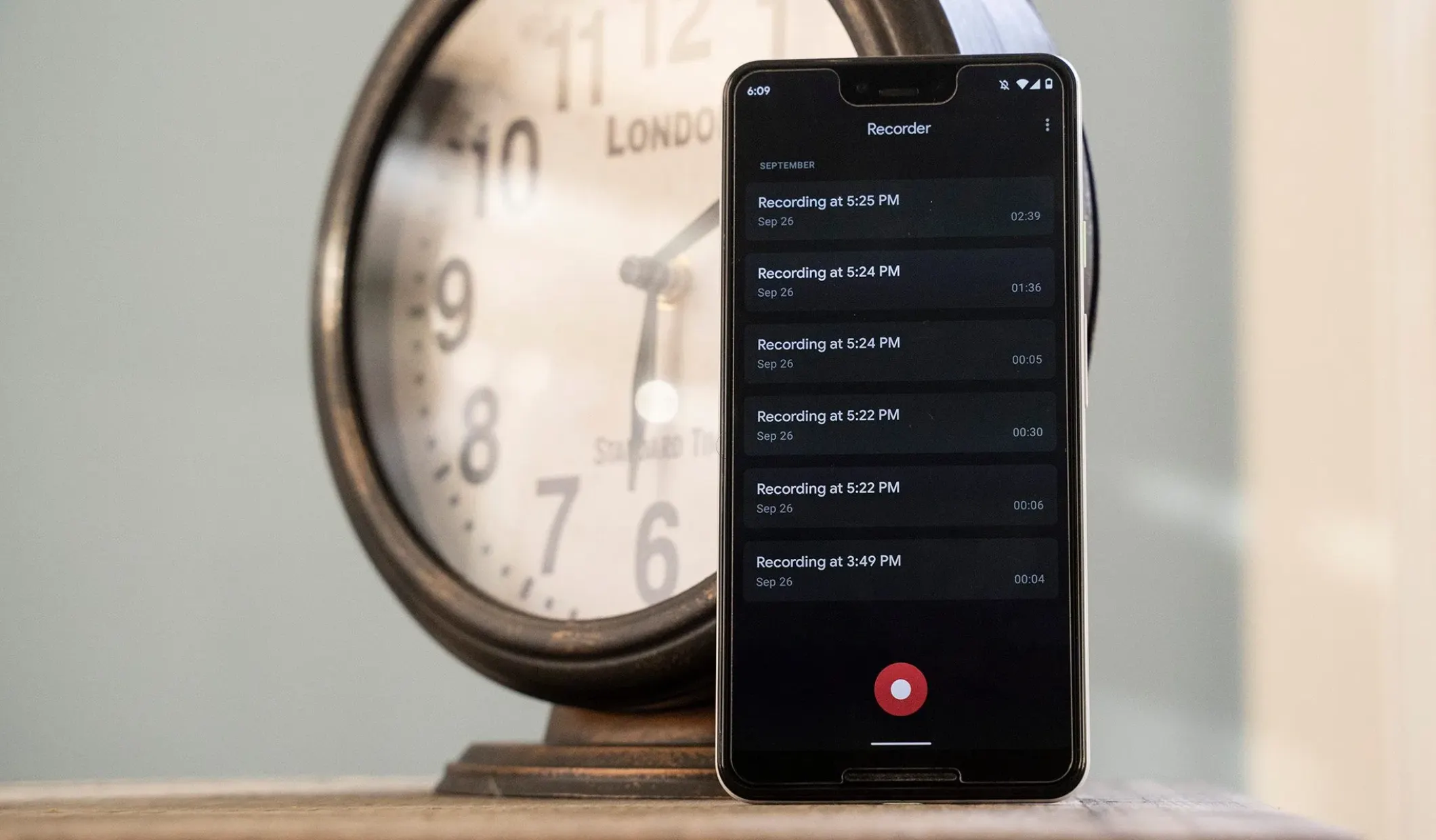 У Google Pixel 4 лучший диктофон на рынке. Как и зачем установить его себе?