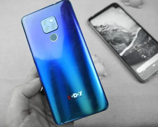 «Деньги выброшены». У Huawei Mate 20 появился китайский клон за 5 тысяч – что с ним не так?