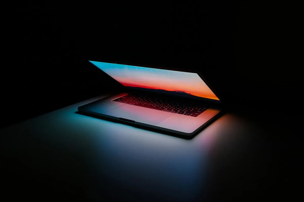 Каким будет 16-дюймовый MacBook. Там новая клавиатура