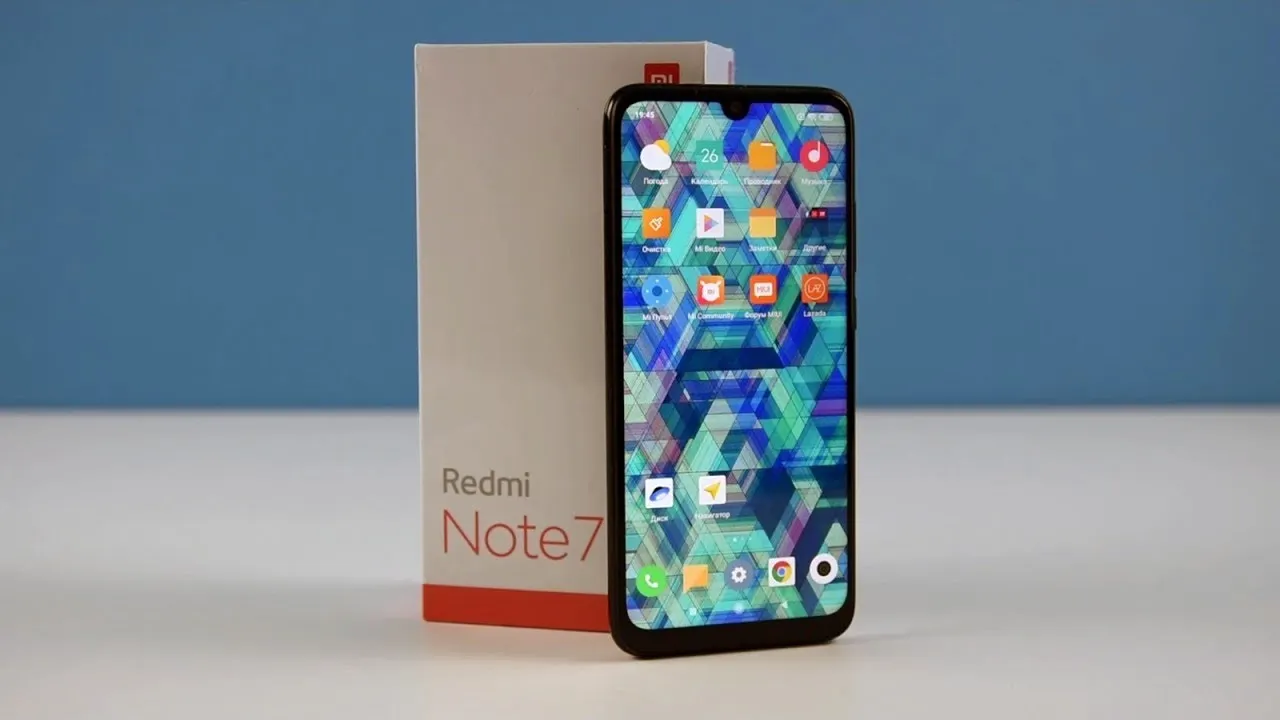 Xiaomi Redmi Note 7 – самый популярный смартфон в России. iPhone XR на третьем месте