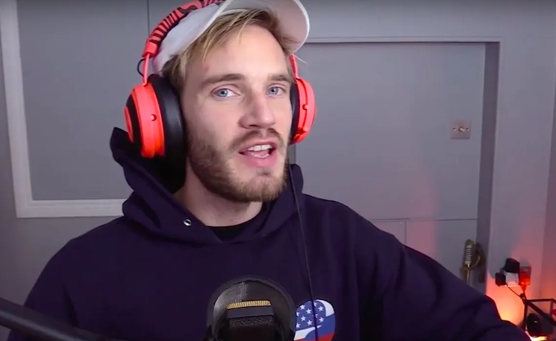 Транссексуалы требуют денег от PewDiePie. Он назвал одного из них не тем словом