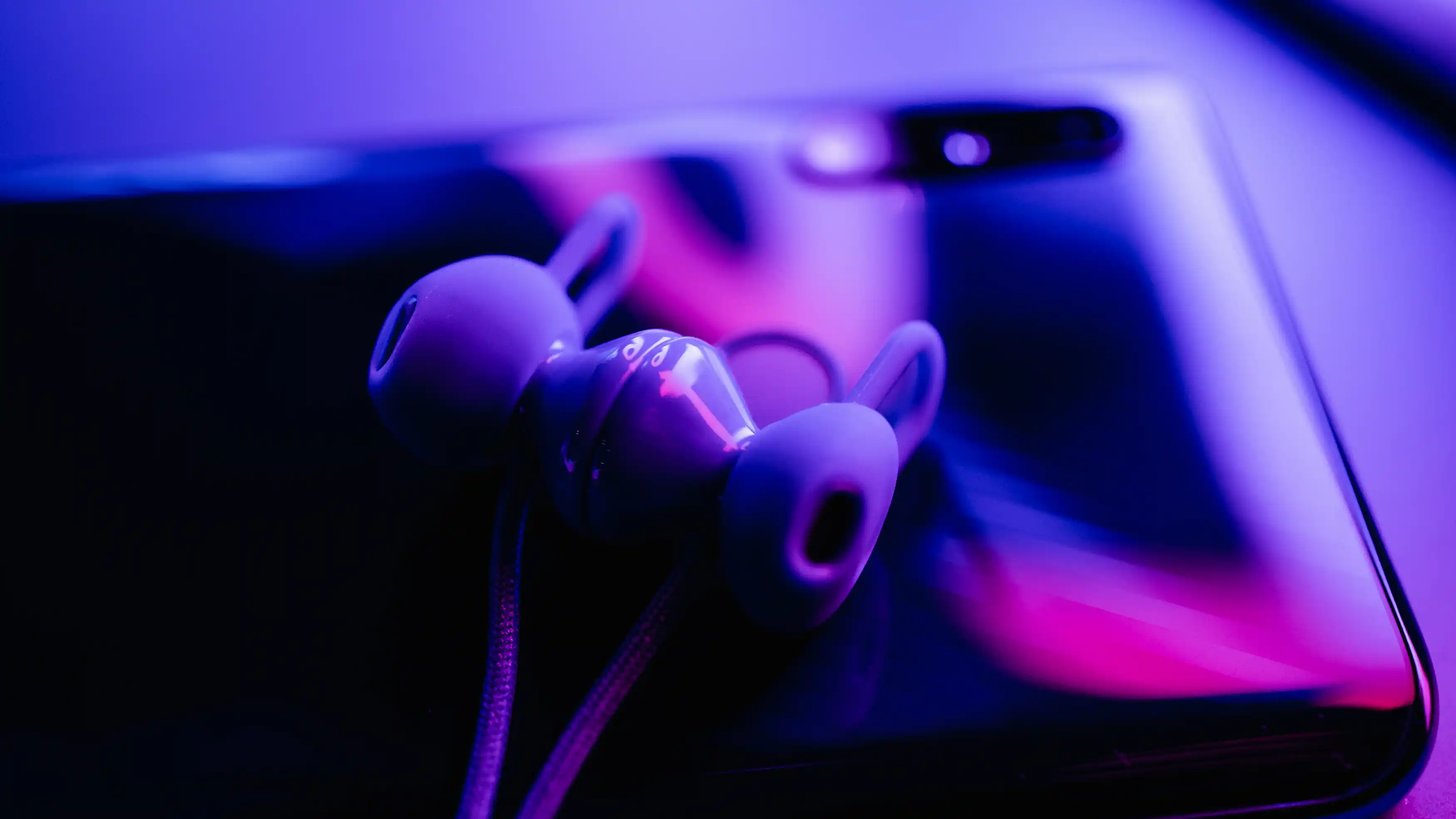 Крутой клон BeatsX от Honor едет в Россию. Просто топ за свои деньги