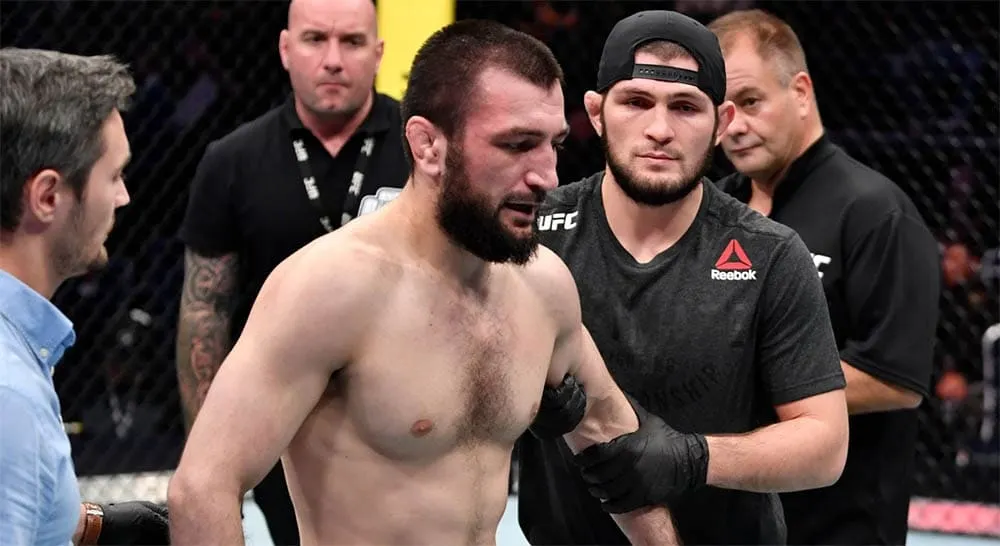 Брат Хабиба проиграл дебютный бой в UFC в первом раунде. Конор Макгрегор назвал его неудачником