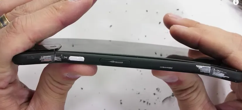 Видео дня: краш-тест Google Pixel 4. Это самый хлипкий телефон на рынке