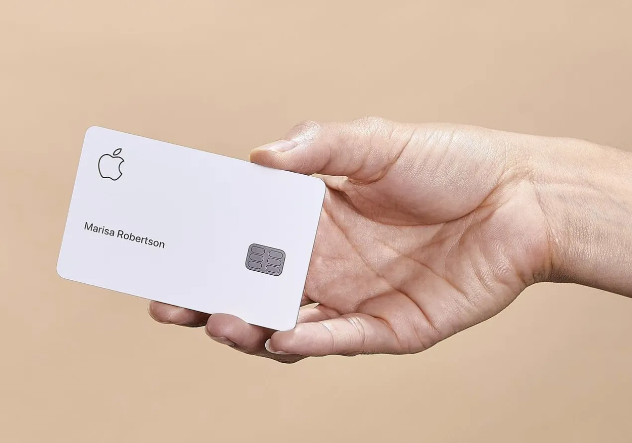 Apple Card обвинили в сексизме. Карта понижает кредитный лимит женщинам
