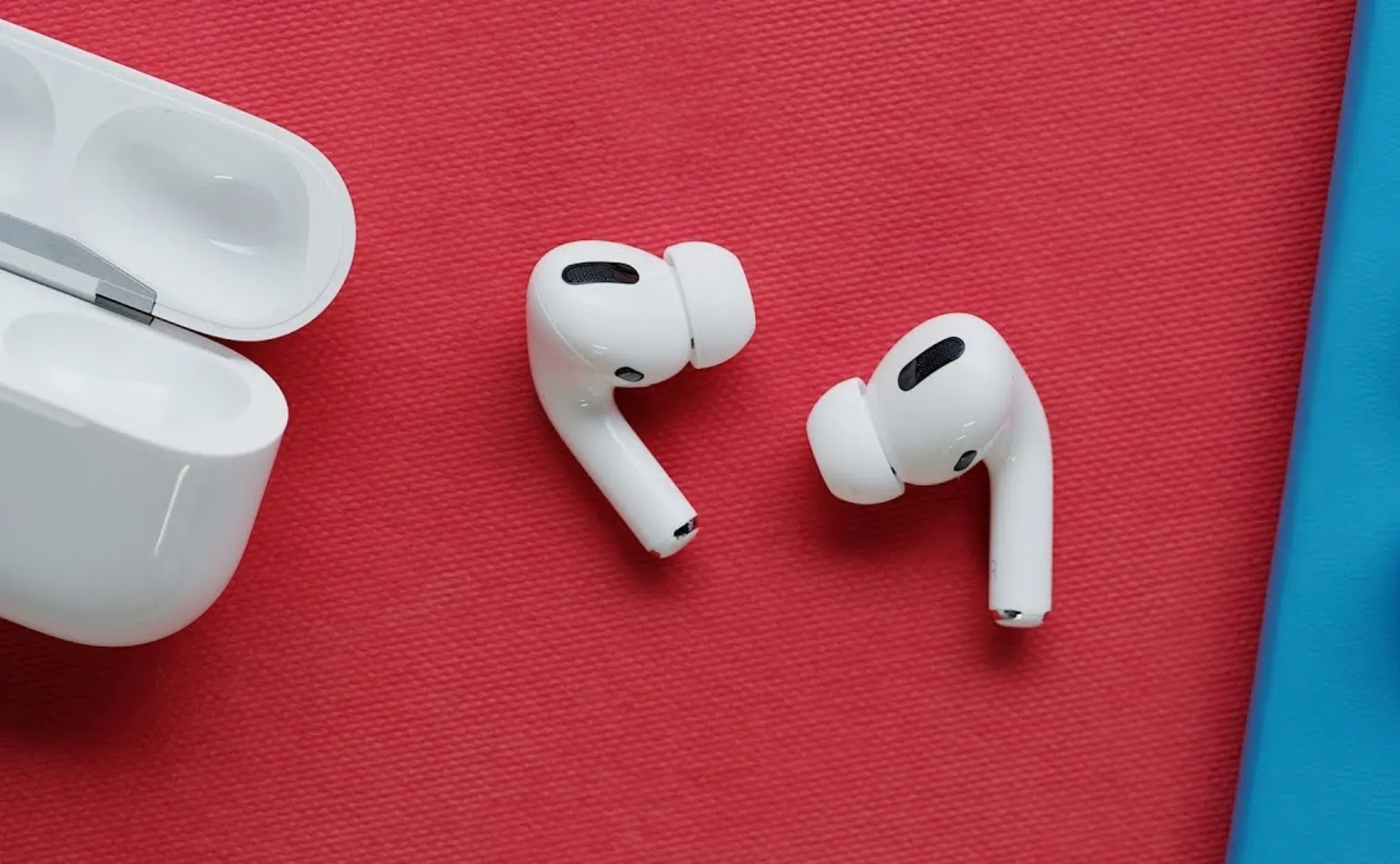 Как распознать фейковые AirPods Pro? Есть три отличия