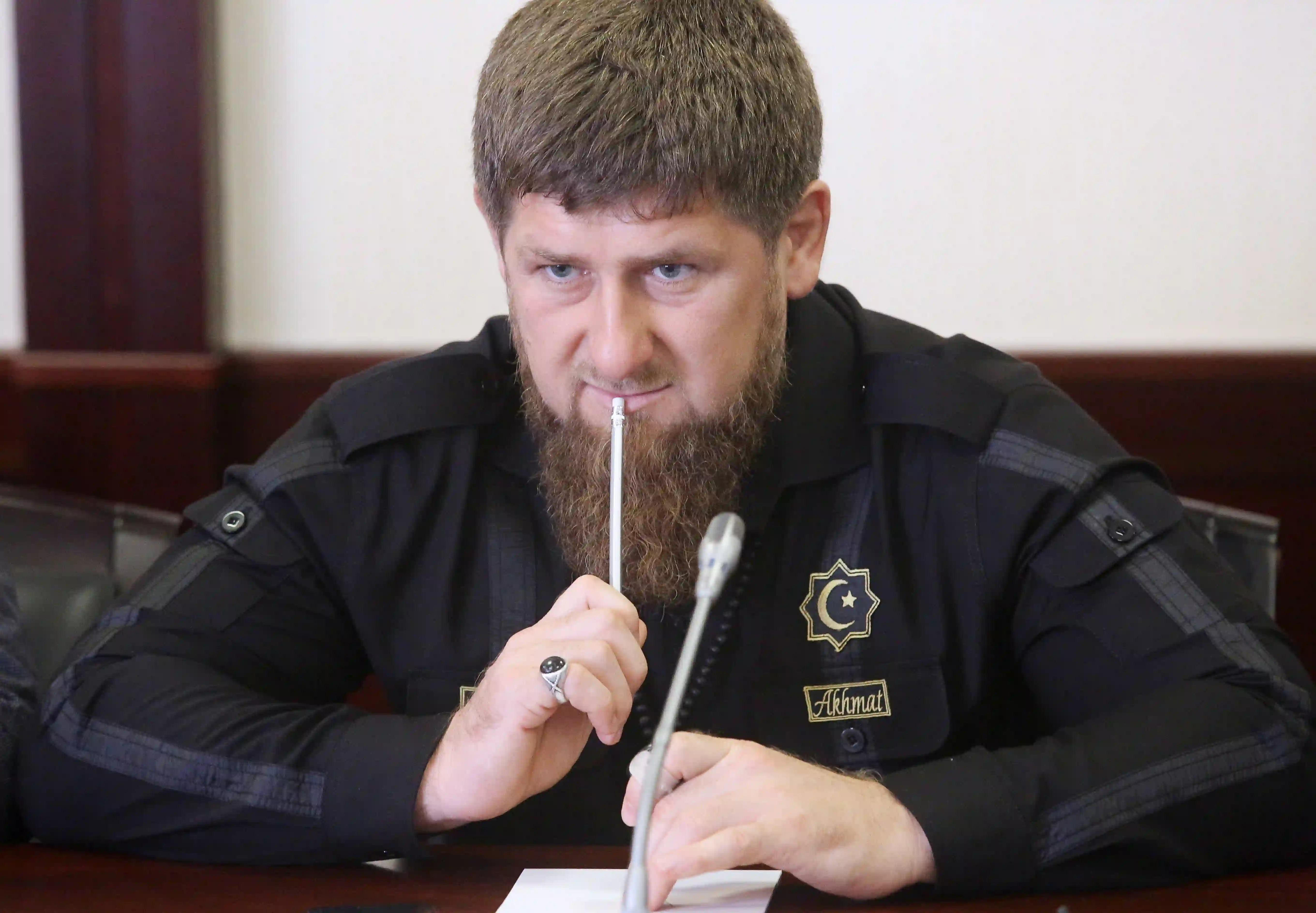 «Силой можно завоевать только страх». Артемий Лебедев не боится Кадырова и просит Рамзана соблюдать закон
