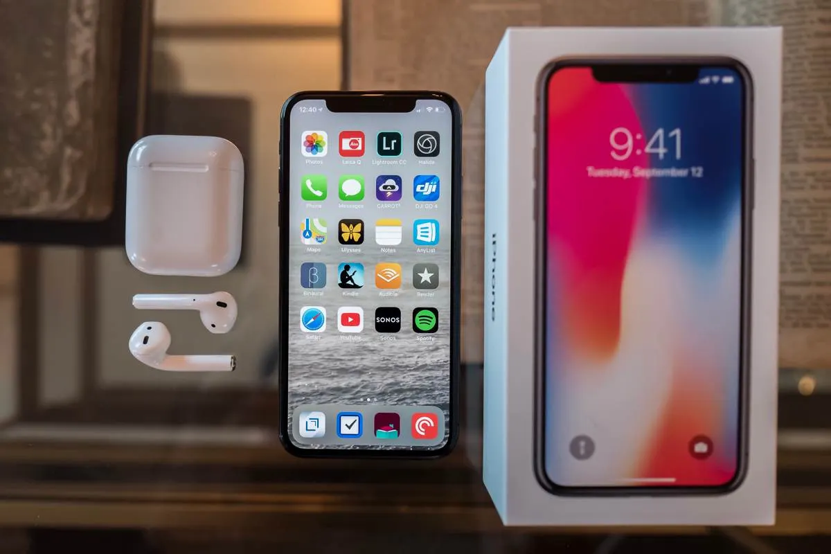 Почему iPhone X стоит дороже iPhone XS? Главный парадокс «Яндекс.Маркета»