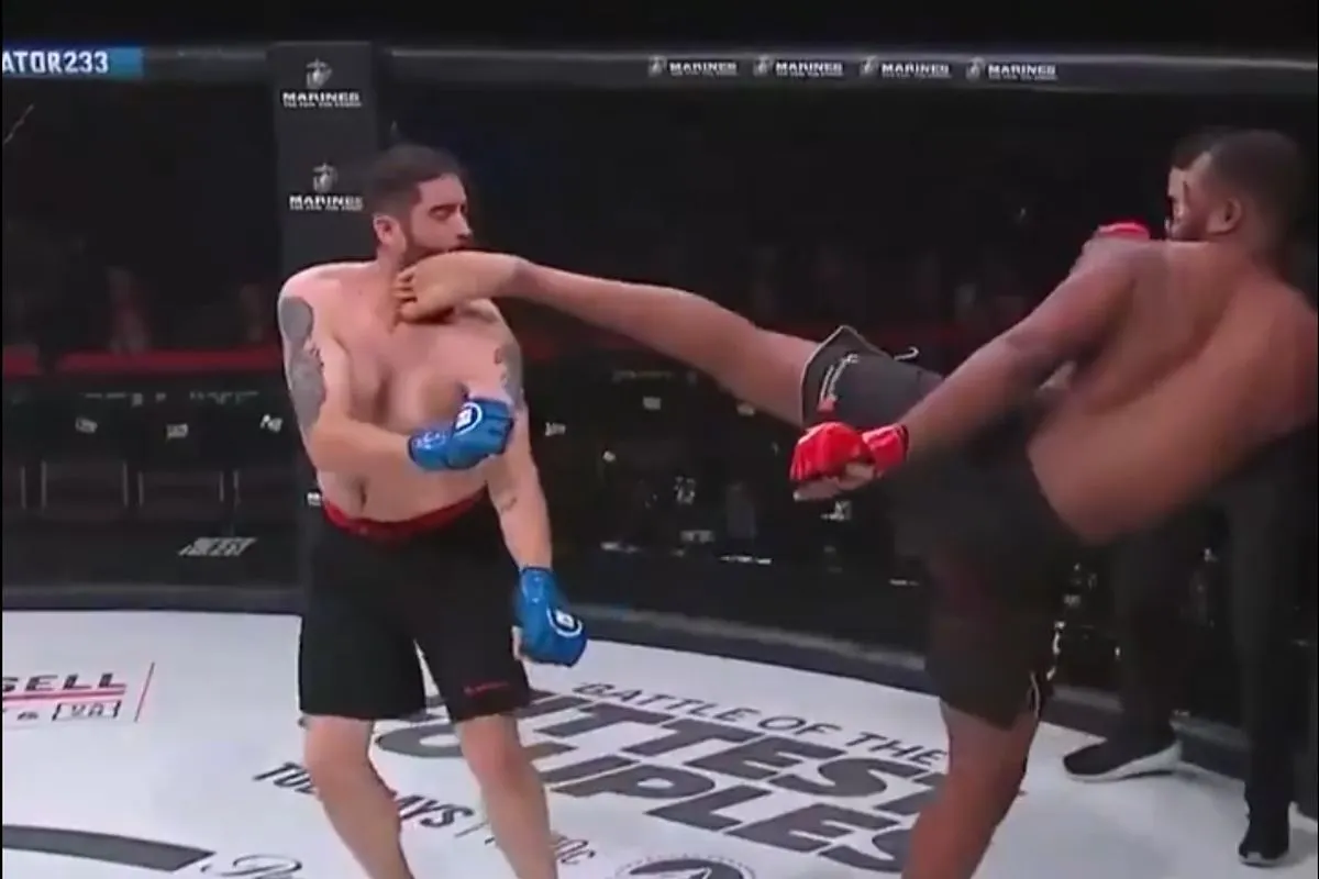 Боец Bellator вырубил соперника сочнейшим нокаутом за 16 секунд. Звук удара – просто пушка