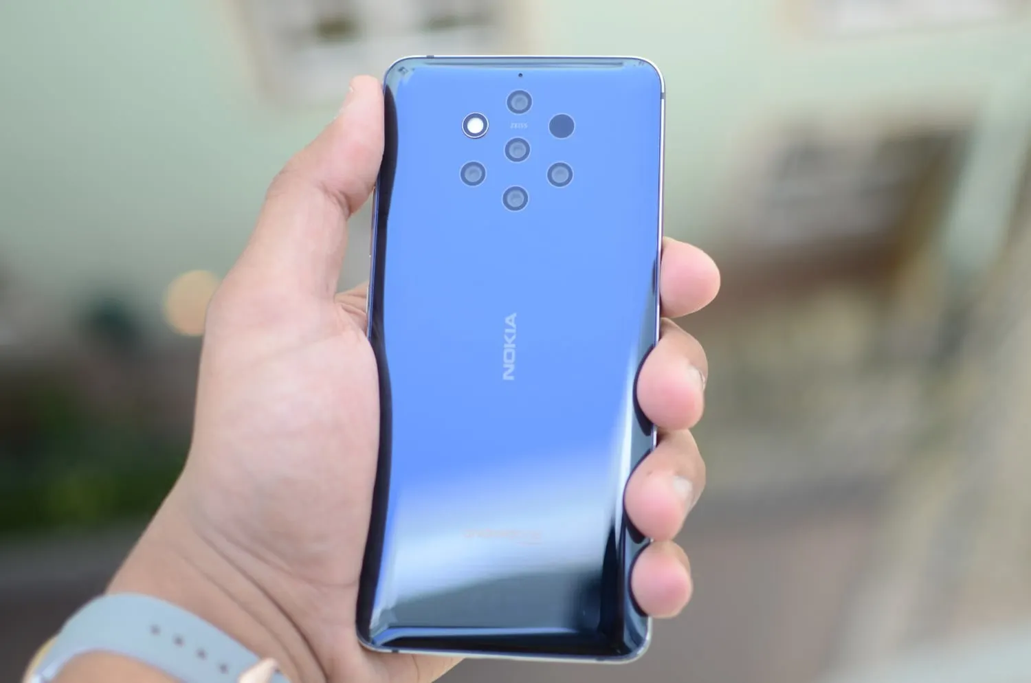 Nokia перевыпустит флагман с пятью камерами. Но ей это не поможет