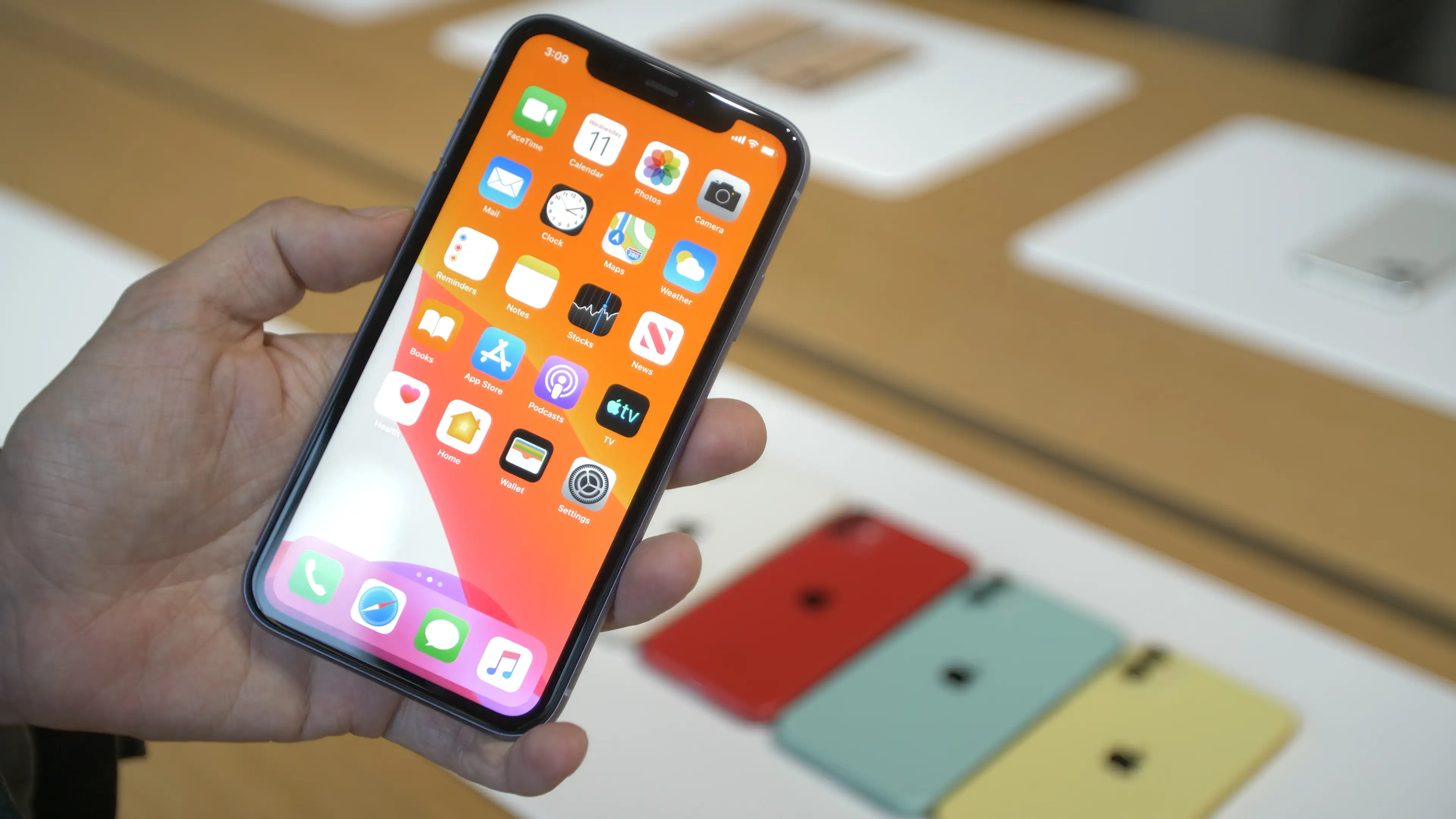 Все новые iPhone подешевели в России. Мы нашли лучшие предложения