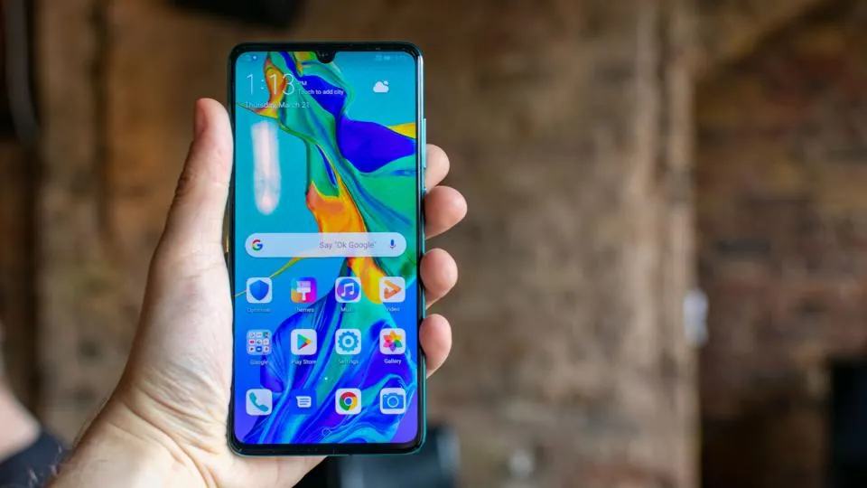 Камерофон Huawei подешевел в ритейле. Отличный вариант до 30 тысяч рублей