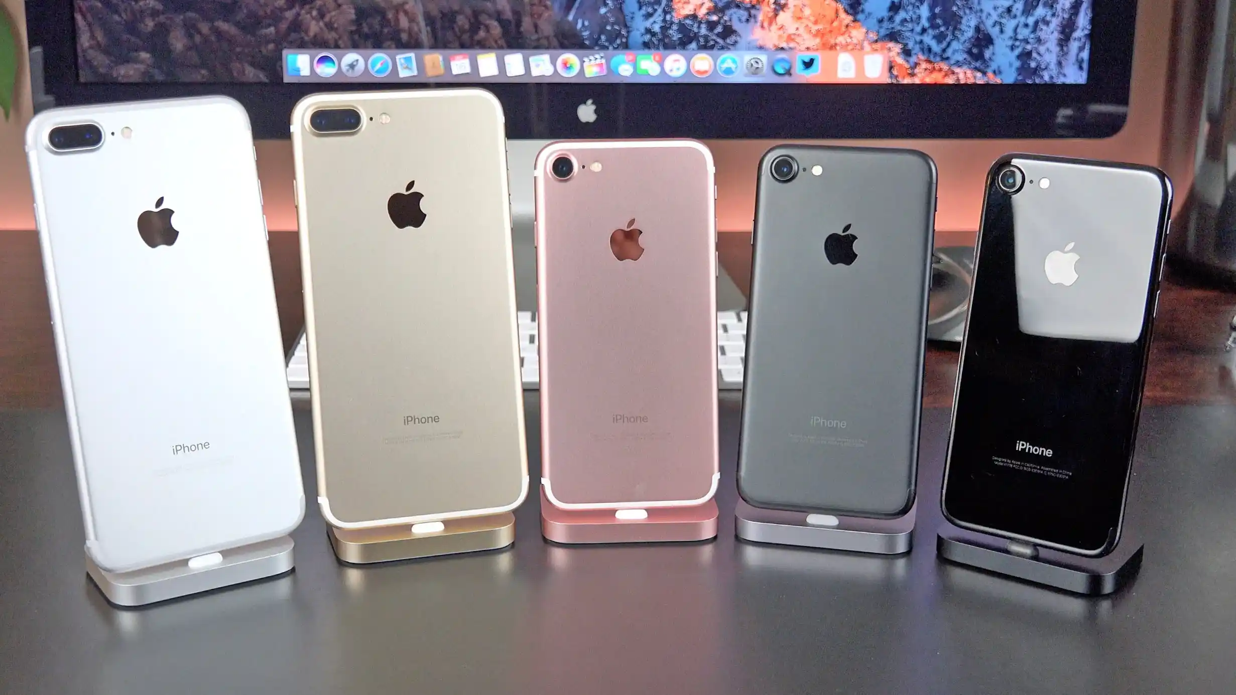 Единственный iPhone, который не подорожал. Стоит ли приобретать?