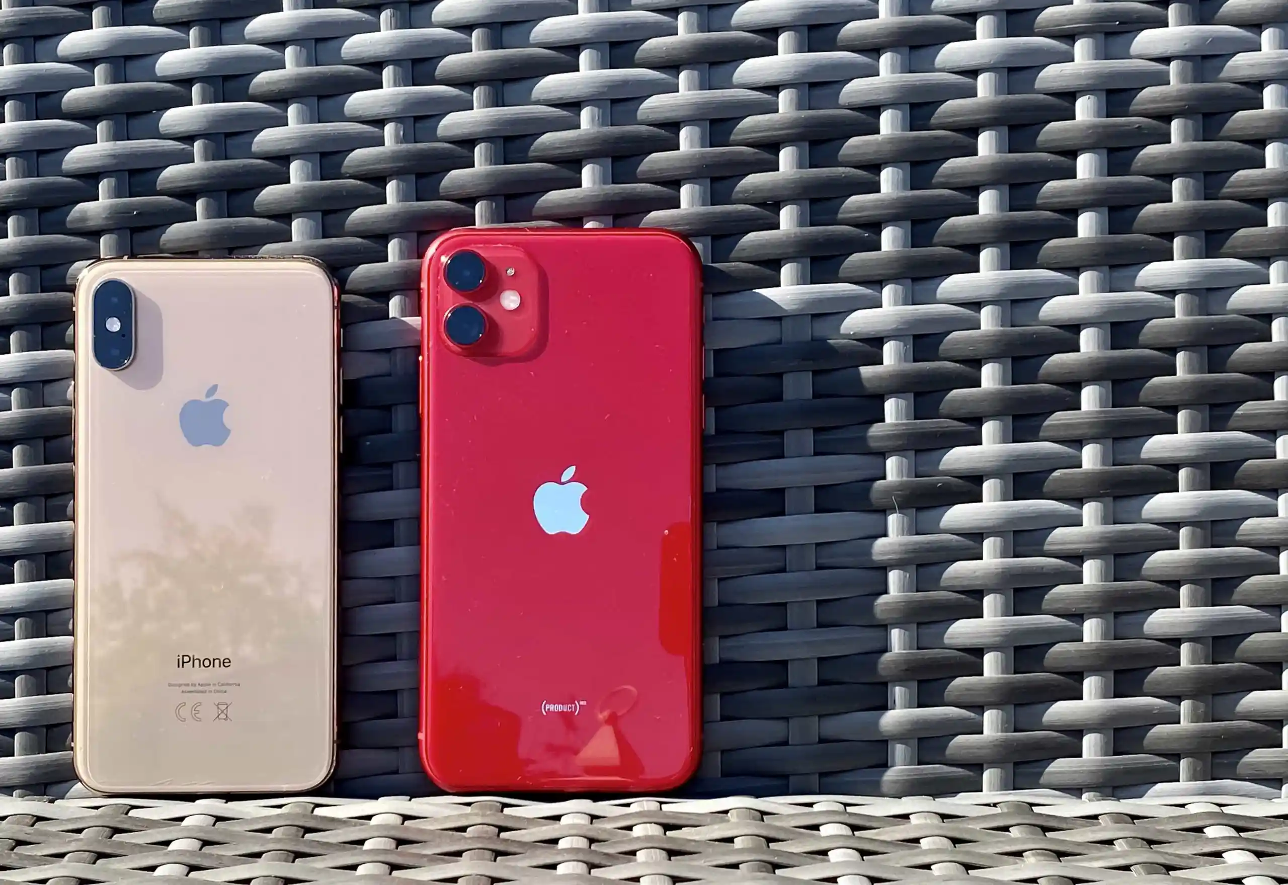 iPhone 11 и XS стоят почти одинаково. Что брать?