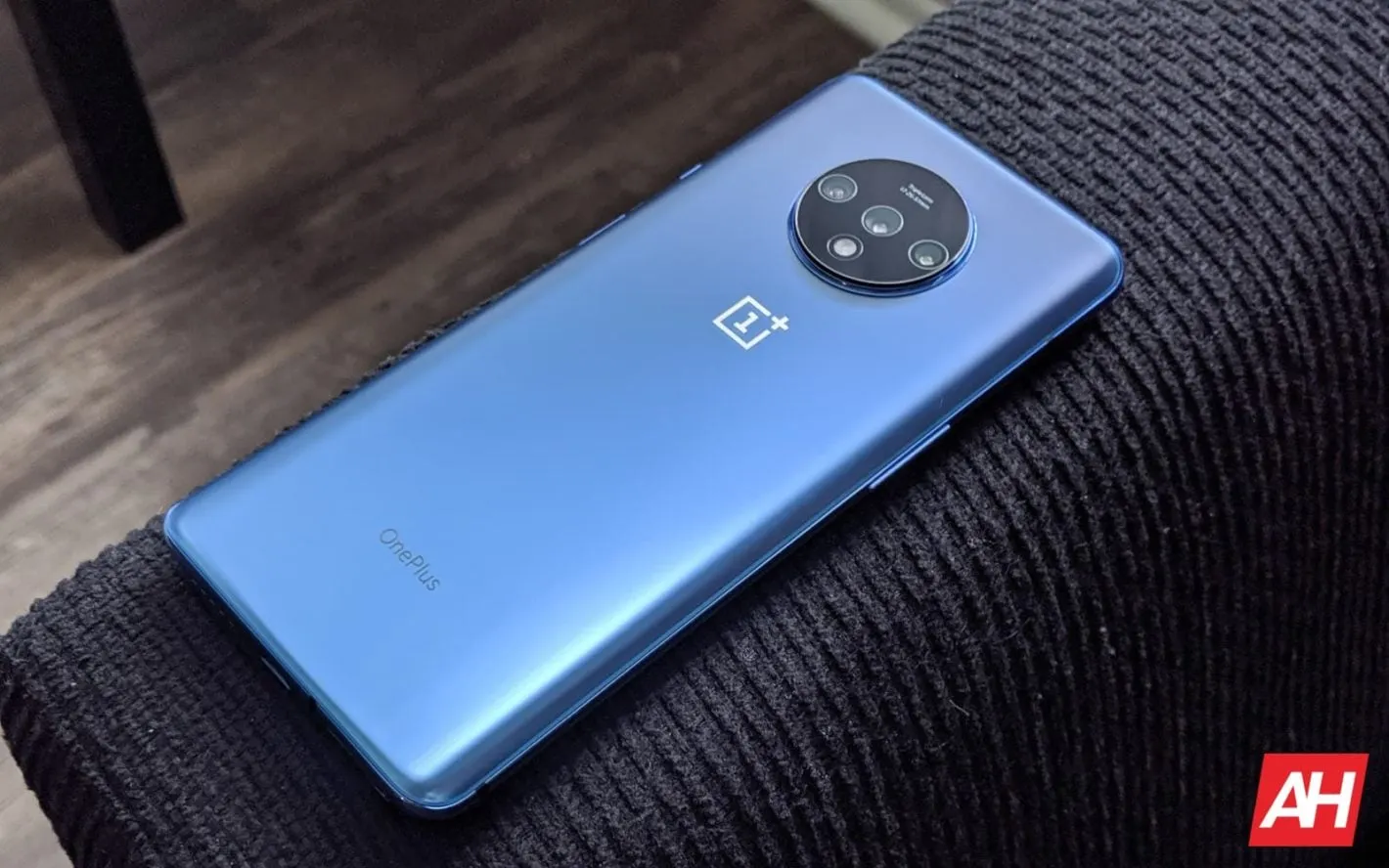 Парадокс дня. Топовый OnePlus 7T продают дешевле, чем минимальную версию