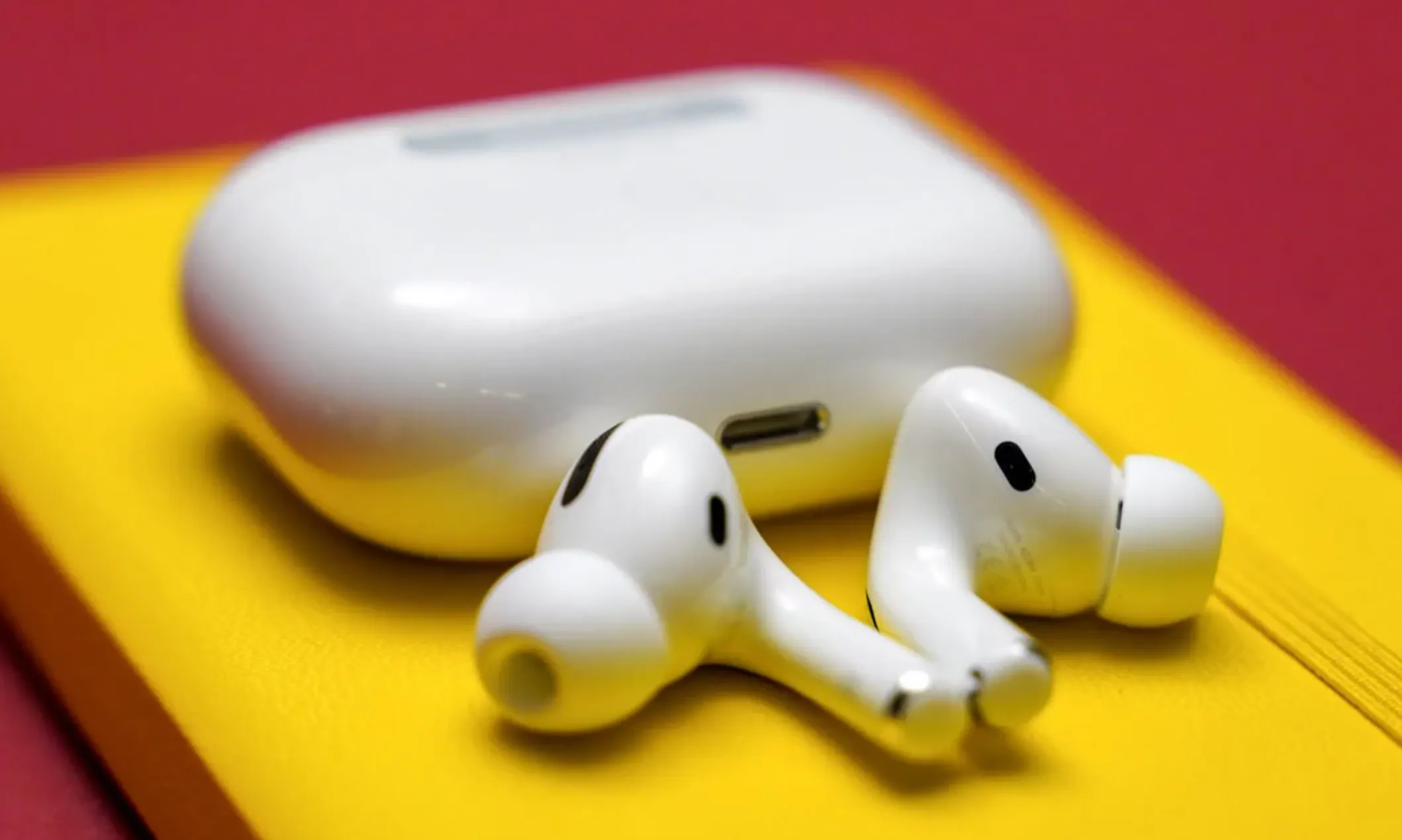 «Становишься аутистом». Артемий Лебедев – о главной фишке AirPods Pro