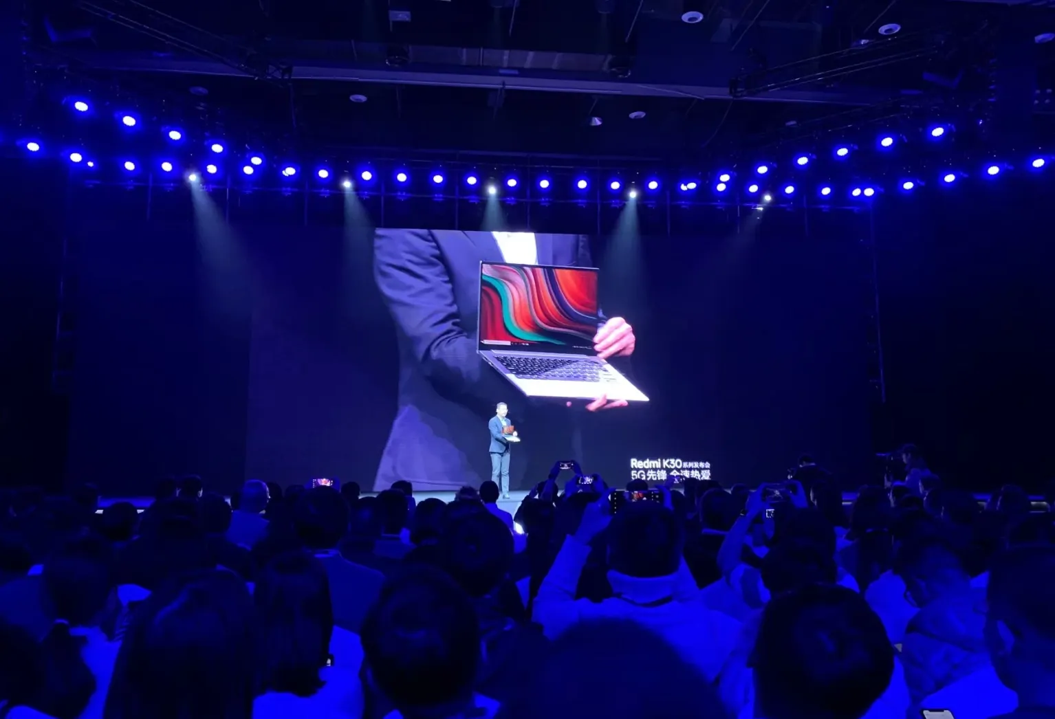Xiaomi RedmiBook 13 – мощный и дорогой ноутбук. Стоит как подержанный MacBook Pro
