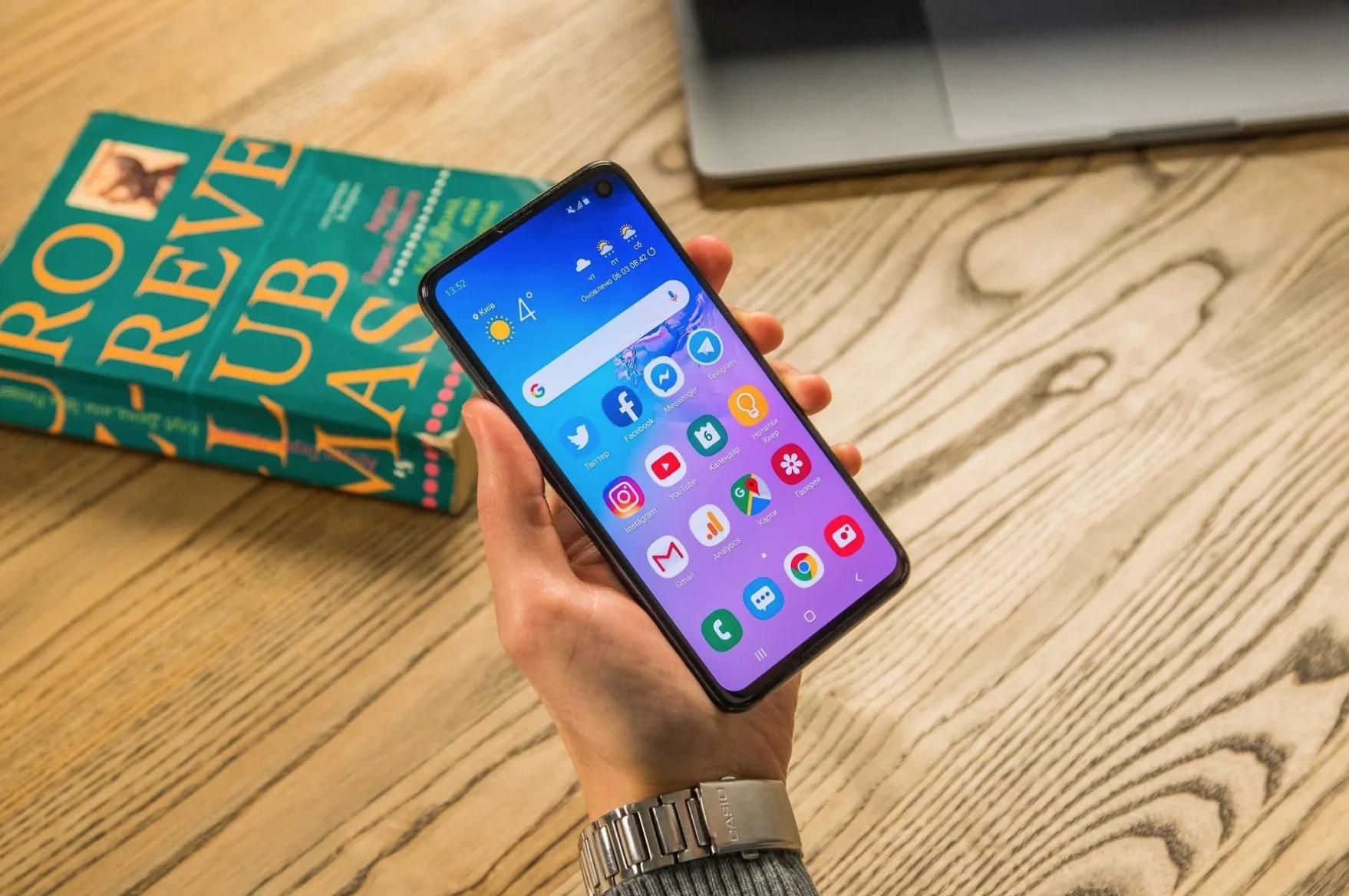 У Samsung Galaxy S10e не будет продолжения. Что выйдет вместо него?