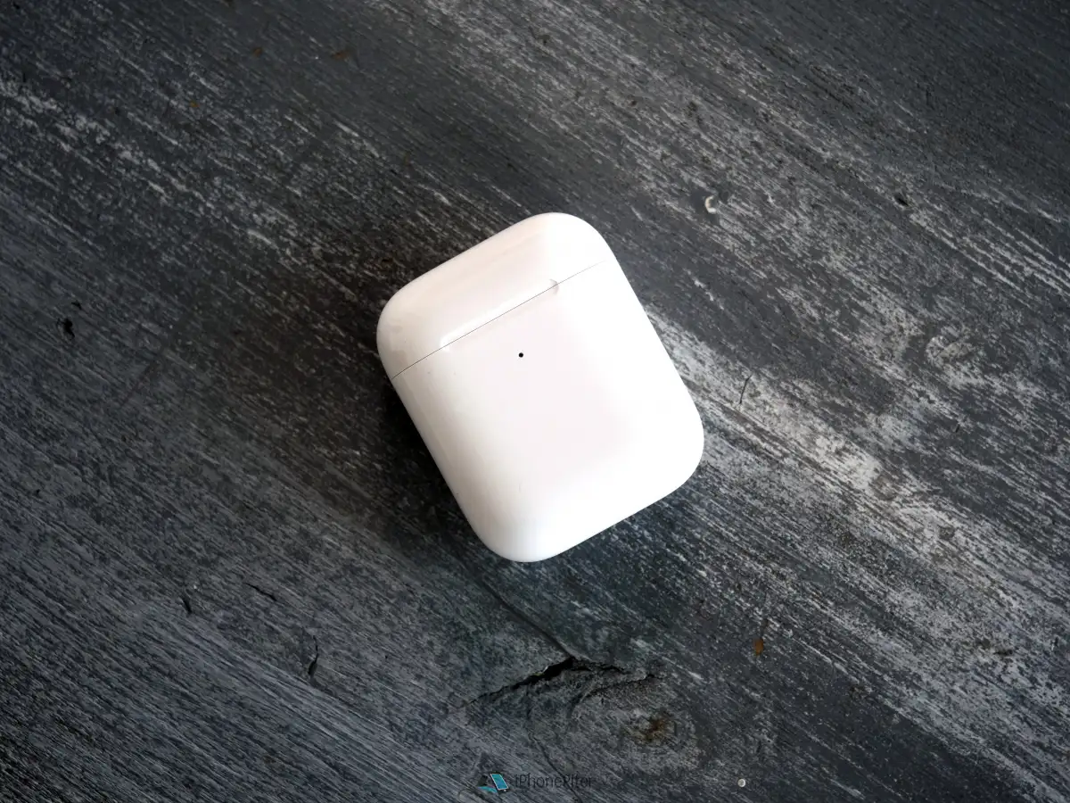 Нашли ультрадешевый кейс для AirPods. Да, с беспроводной зарядкой