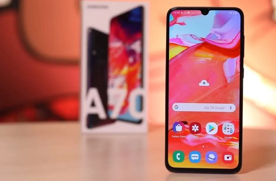 Samsung Galaxy A70 дико подешевел в официальном ритейле. Где найти самые выгодные варианты?