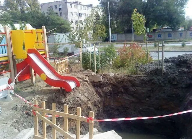 Оливье в бетономешалке и безумный тест чая. 10 топовых видосов о российской действительности