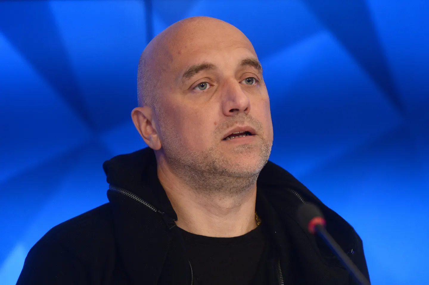 Захар Прилепин обиделся на группу «Порнофильмы». Какая песня оскорбила писателя?