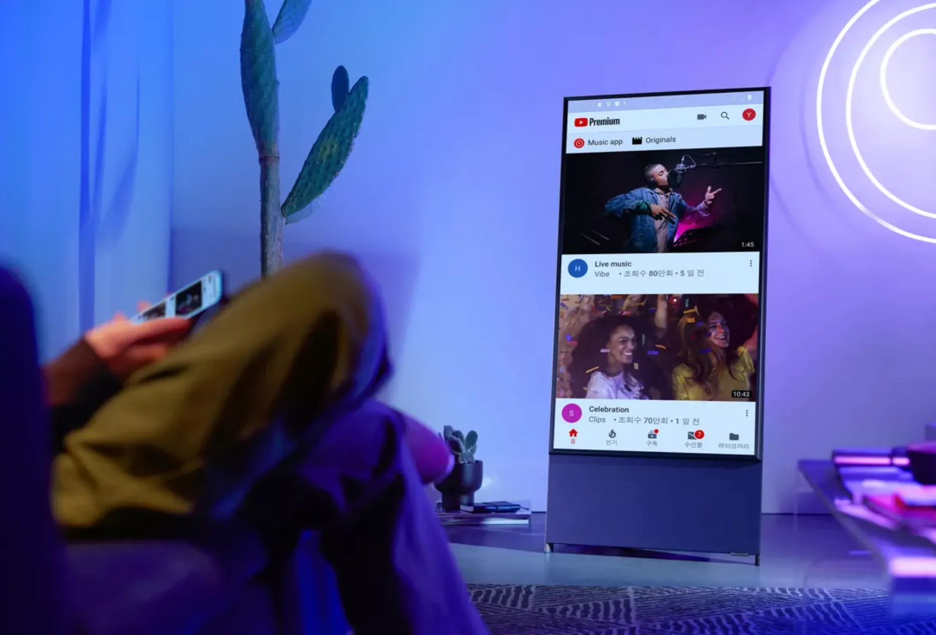 Samsung представила Sero. Это вертикальный телевизор для поколения TikTok