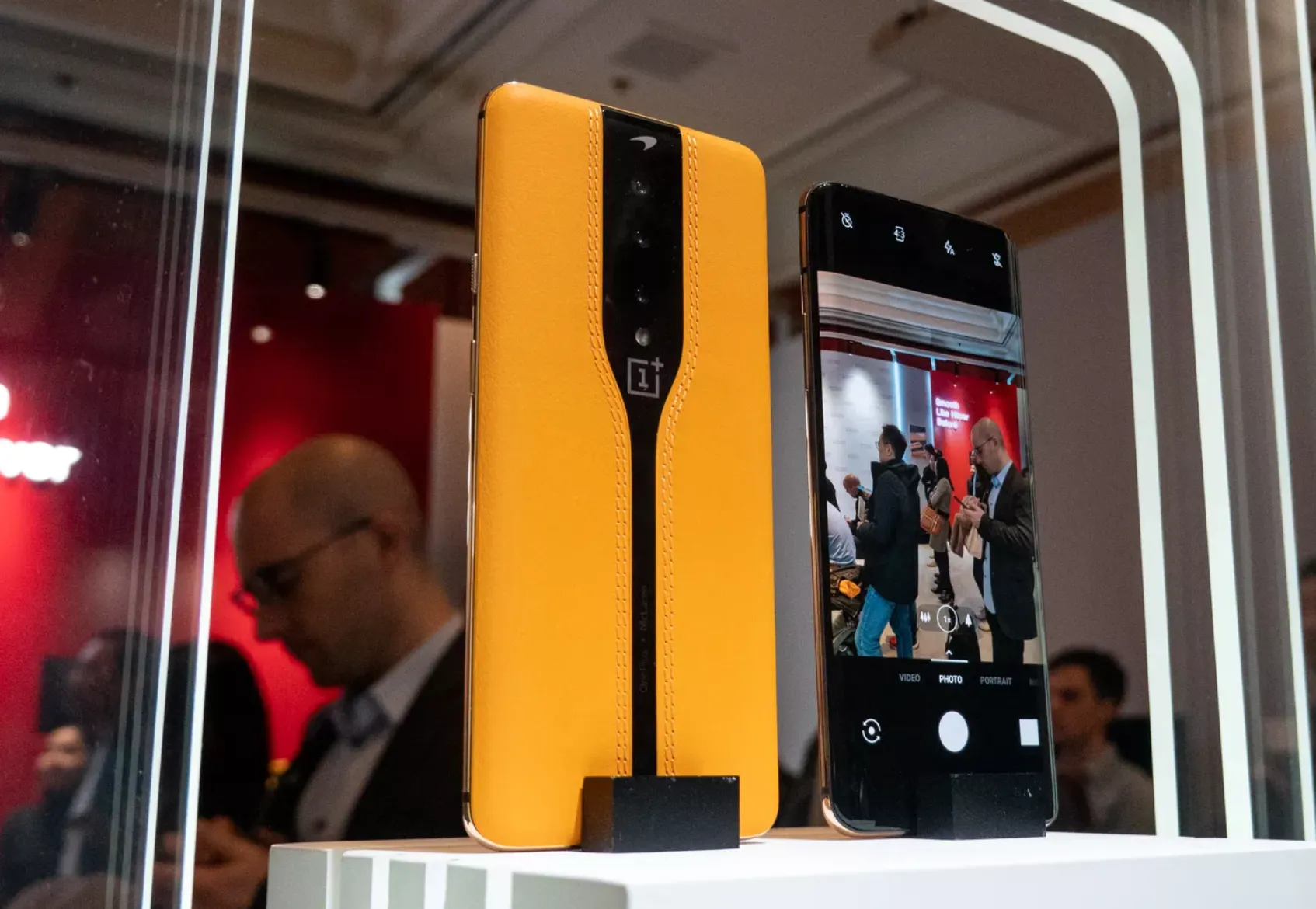 OnePlus показала флагман с исчезающей камерой. Как она работает?