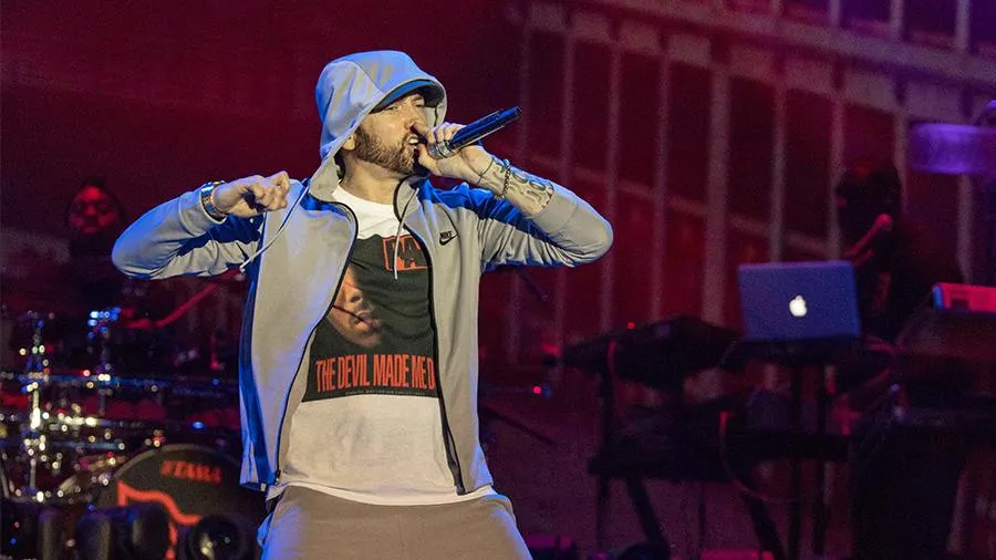 Eminem в треке Godzilla побил мировой рекорд по скорости читки. Эм правда самый быстрый?