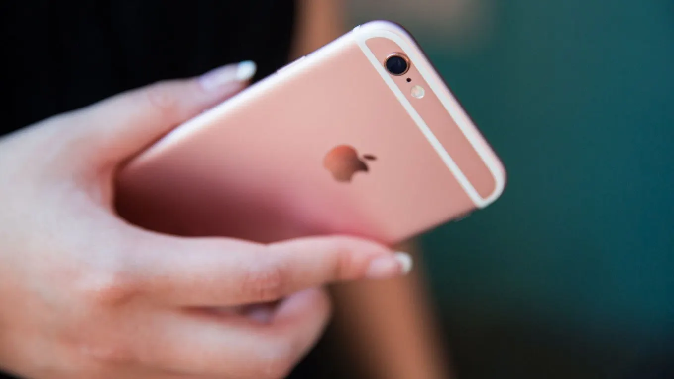 iPhone 6s дичайше подешевел. Как купить оригинальный восстановленный айфон?