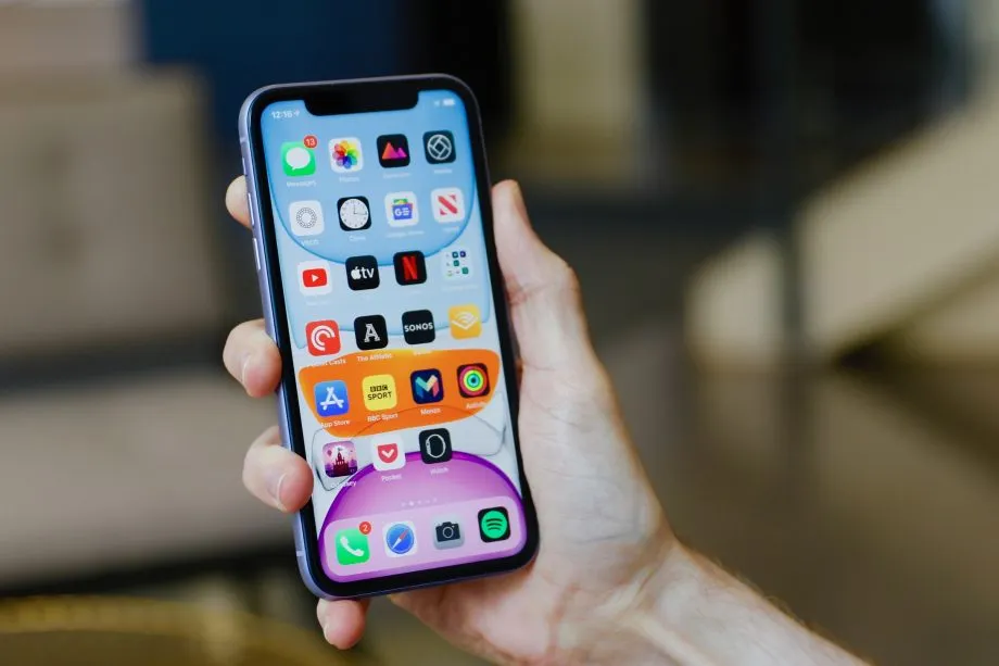 У iPhone 11 с бесконечной памятью нет конкурентов. Его надо брать