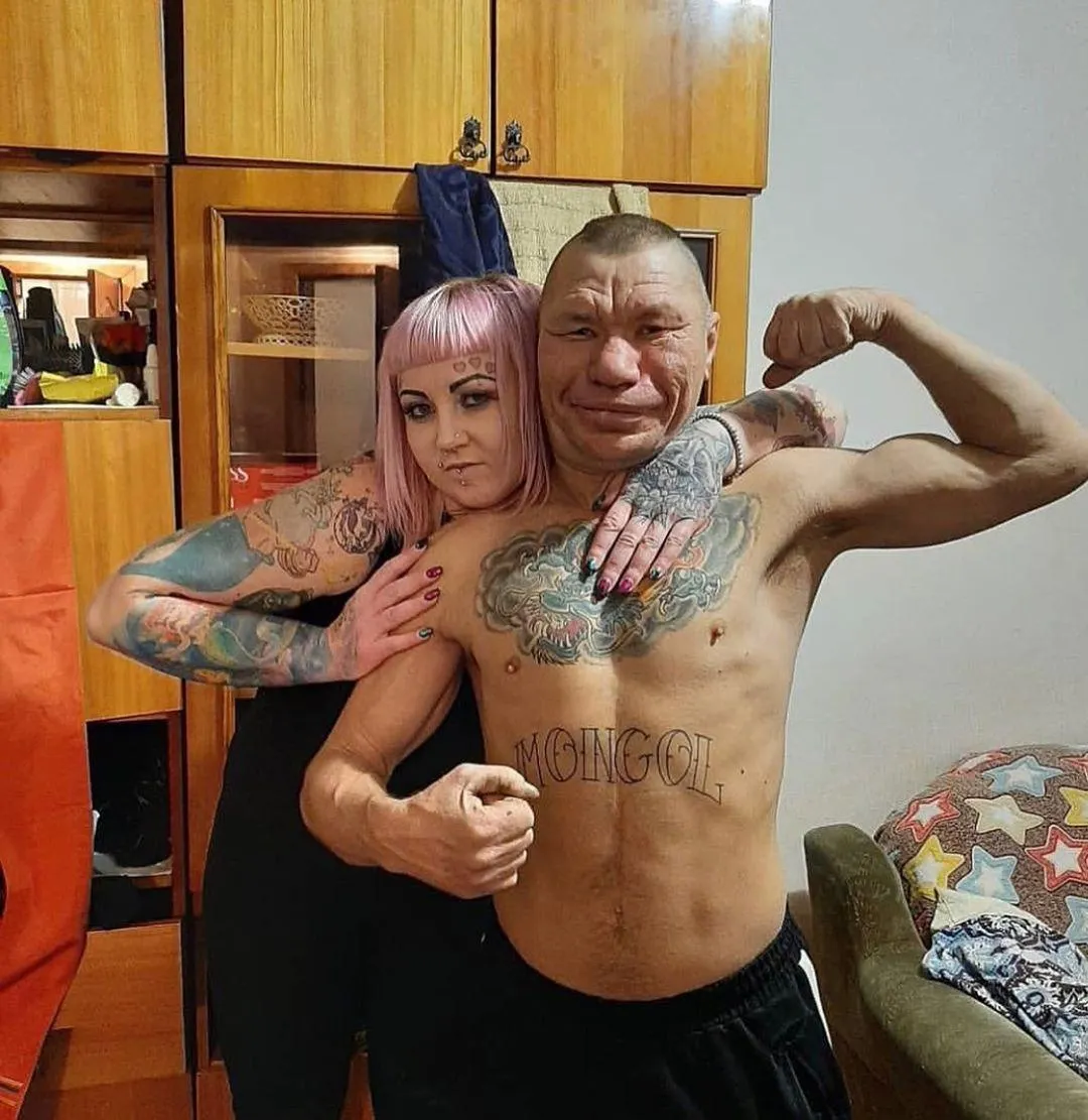 Профайлы Олега Монгола и Рук-базук появились на сайте Sherdog. Это реестр профессиональных бойцов MMA