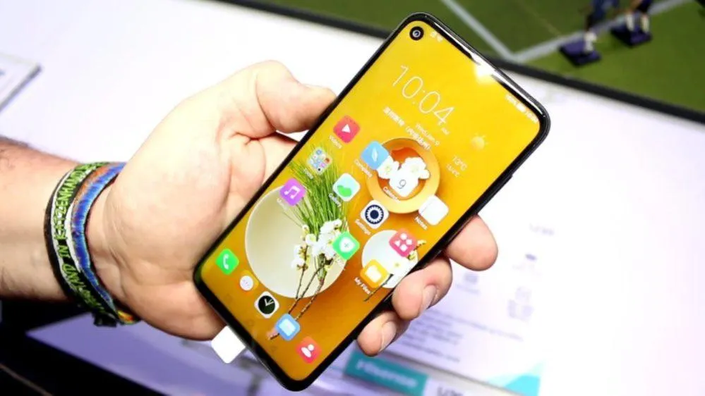 Неизвестный бюджетник рвёт Xiaomi и Huawei по характеристикам. Что это за гаджет?