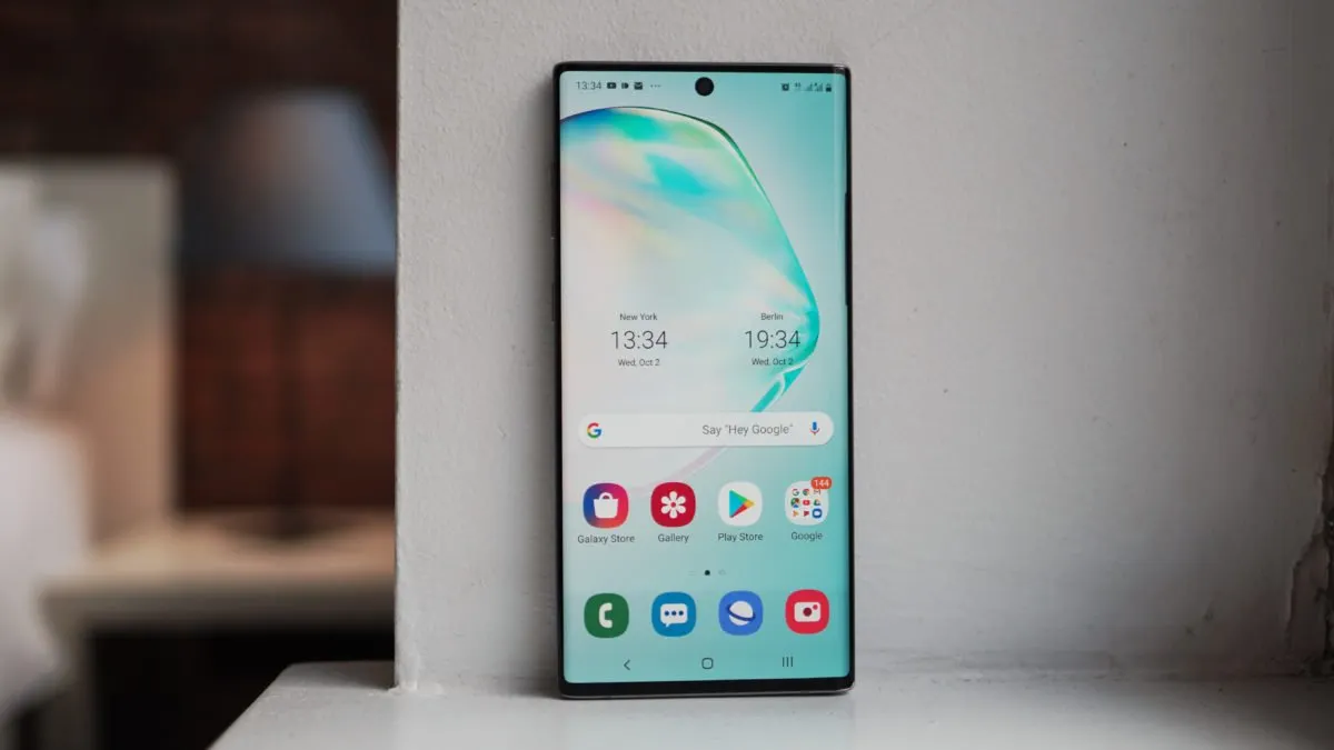 Презентованы Samsung Galaxy S10 Lite и Note 10 Lite. Что они умеют и сколько стоят в России