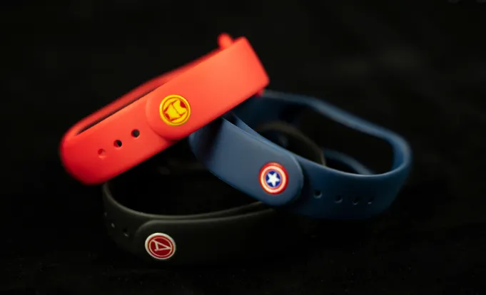 У Xiaomi Mi Band 4 есть версия, которая стоит в 2 раза дороже. Чем она круче оригинала?