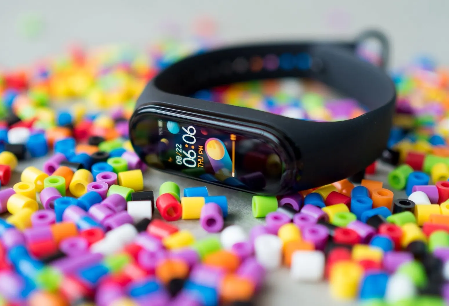 Про Xiaomi Mi Band 4 все забыли, а зря. Он страшно подешевел, но остался крутым