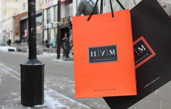 Блогерша купила пуховик за 117 тысяч рублей и осталась недовольна. Её начали высмеивать и травить