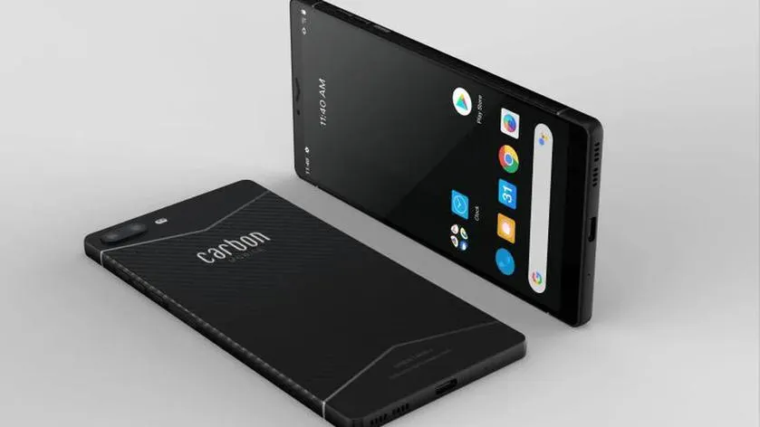 Как выглядит Carbon 1 Mark II – первый смартфон с корпусом из углепластика. Он странный, но очень лёгкий