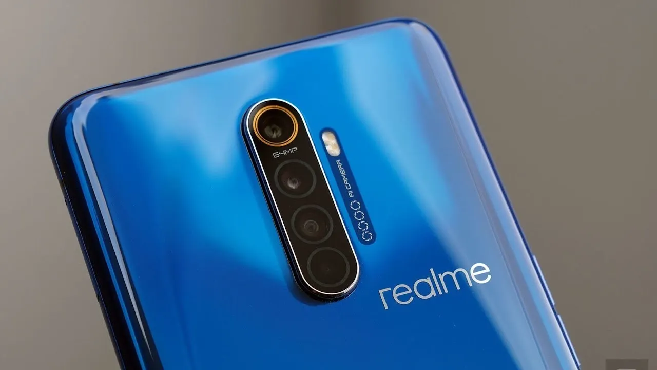 Убийца Xiaomi резко подешевел. Теперь это лучший флагман до 30 тысяч рублей