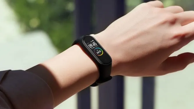 Грустные новости про Xiaomi Mi Band 4. В России пока нельзя будет платить браслетом – почему?