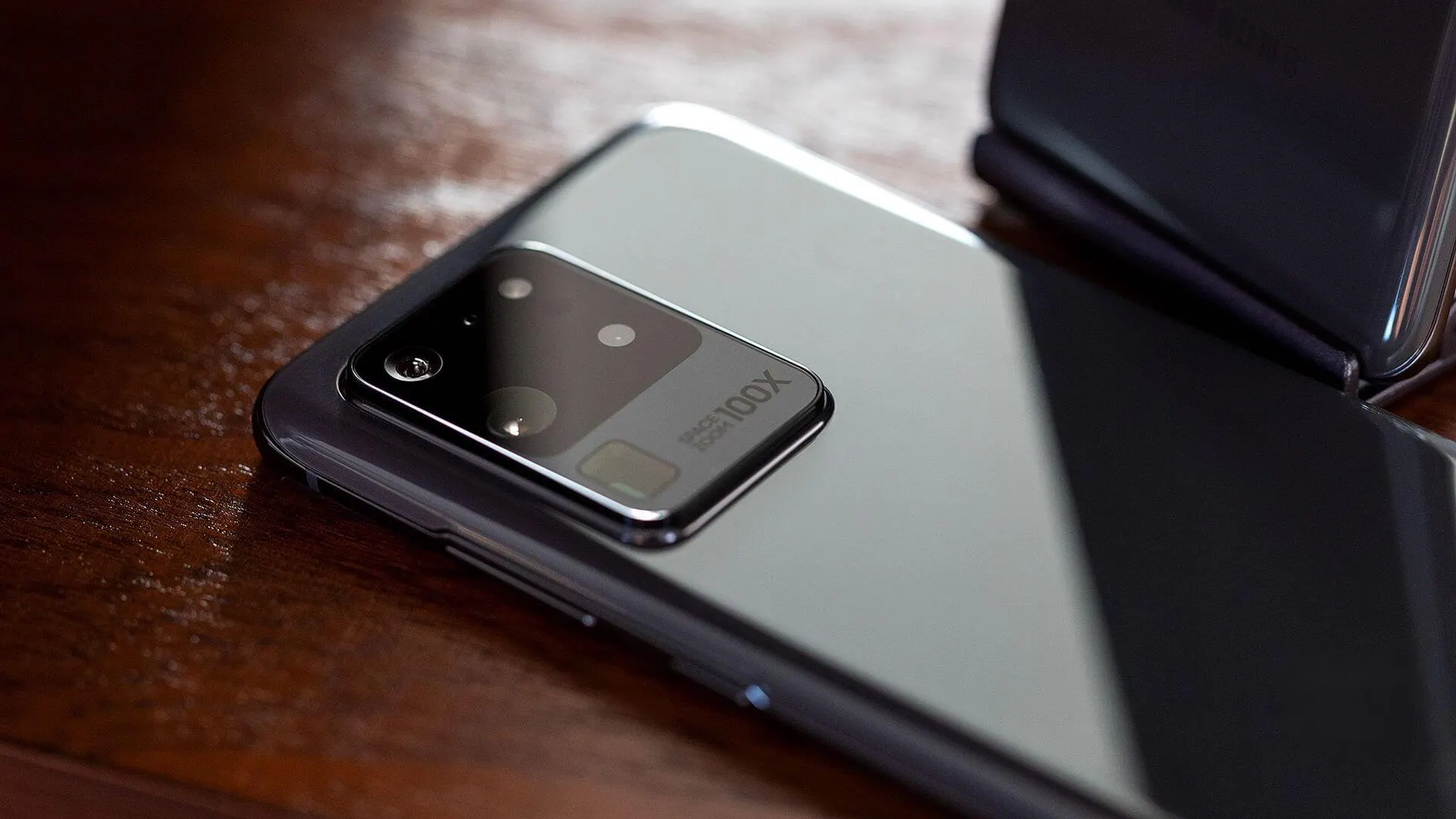 Samsung Galaxy S20 Ultra – полный провал от корейцев. Лучше купите iPhone 11 Pro Max