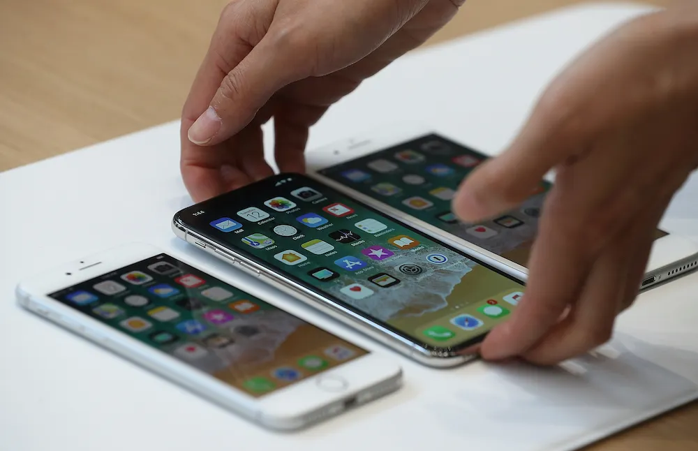 Какие смартфоны подделывают чаще всего? iPhone 8, XS Max и даже старый Samsung Galaxy