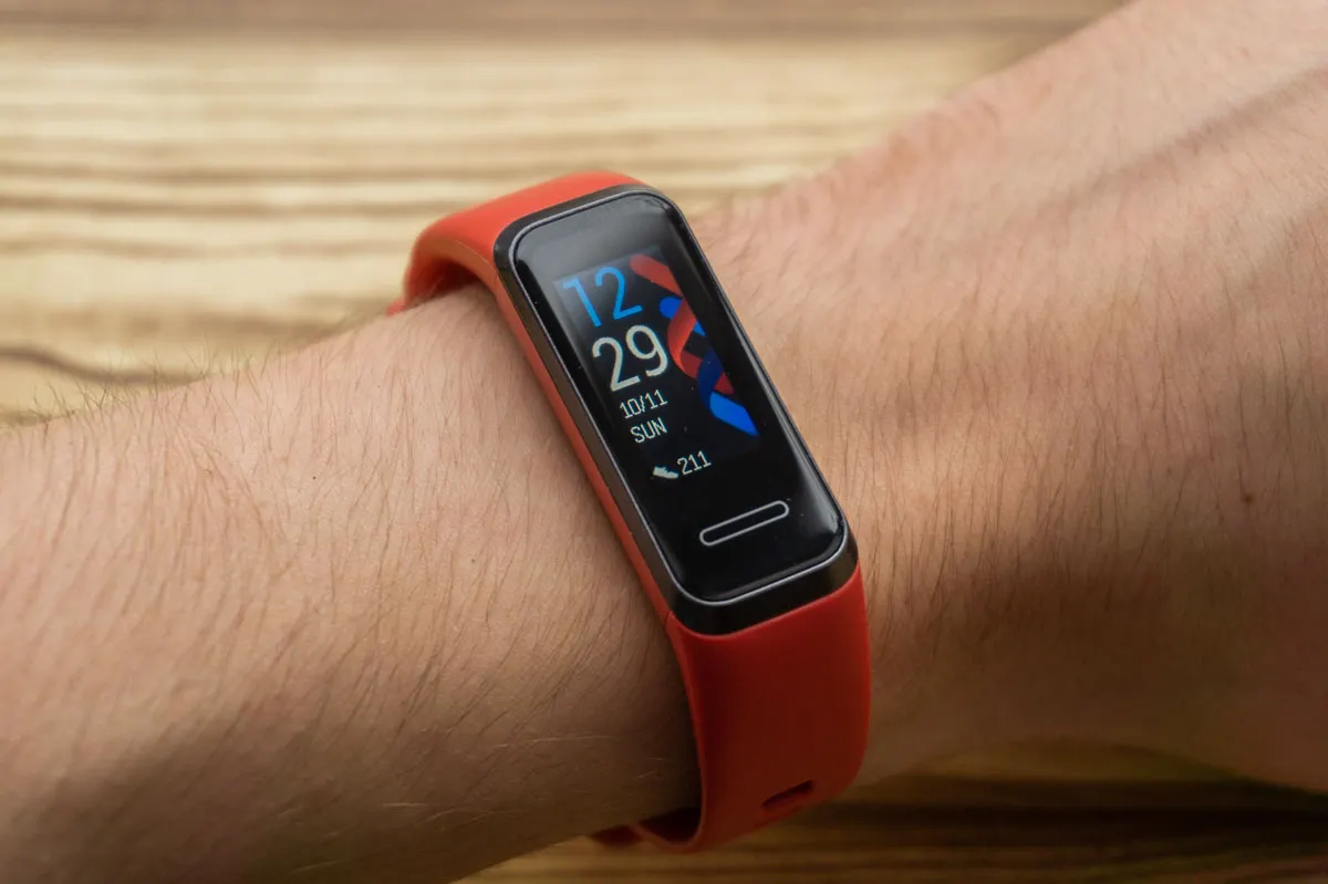 Убийца Xiaomi Mi Band. Фитнес-браслет Huawei теперь стоит ещё дешевле, чем раньше