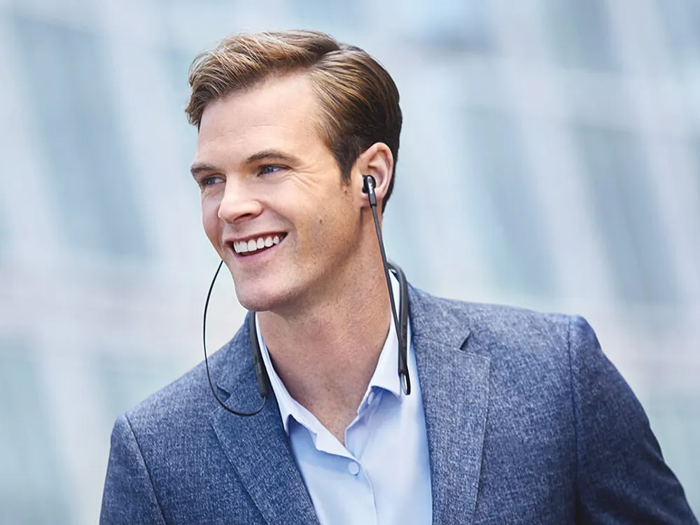 Нашли в МТС крутую и дешёвую гарнитуру. В чём сила Jabra Elite 25e?