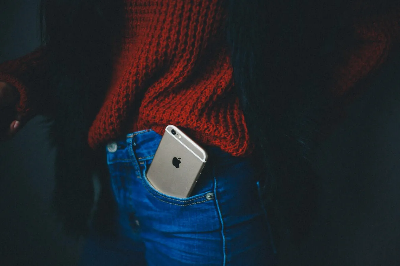 Удалённые приложения на iPhone скачивают гигабайты трафика. Эльдар Муртазин обвинил Аpple в слежке за пользователями