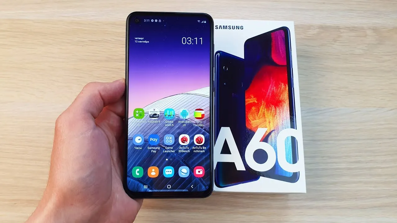 Один из лучших Samsung Galaxy стал дефицитом в России. Стоит ли охотиться за этой моделью?