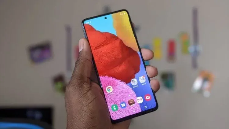 Выбрали лучший Samsung Galaxy на время кризиса. Почему именно он?
