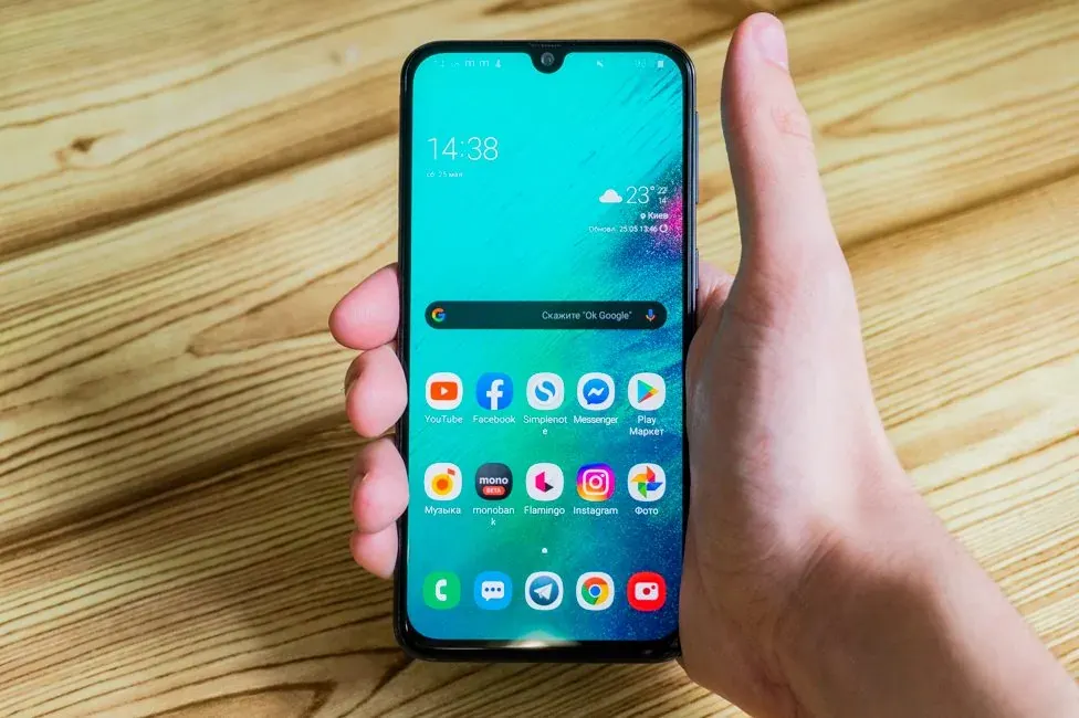 Компактный Samsung Galaxy исчезает. Последний шанс урвать его по нормальной цене