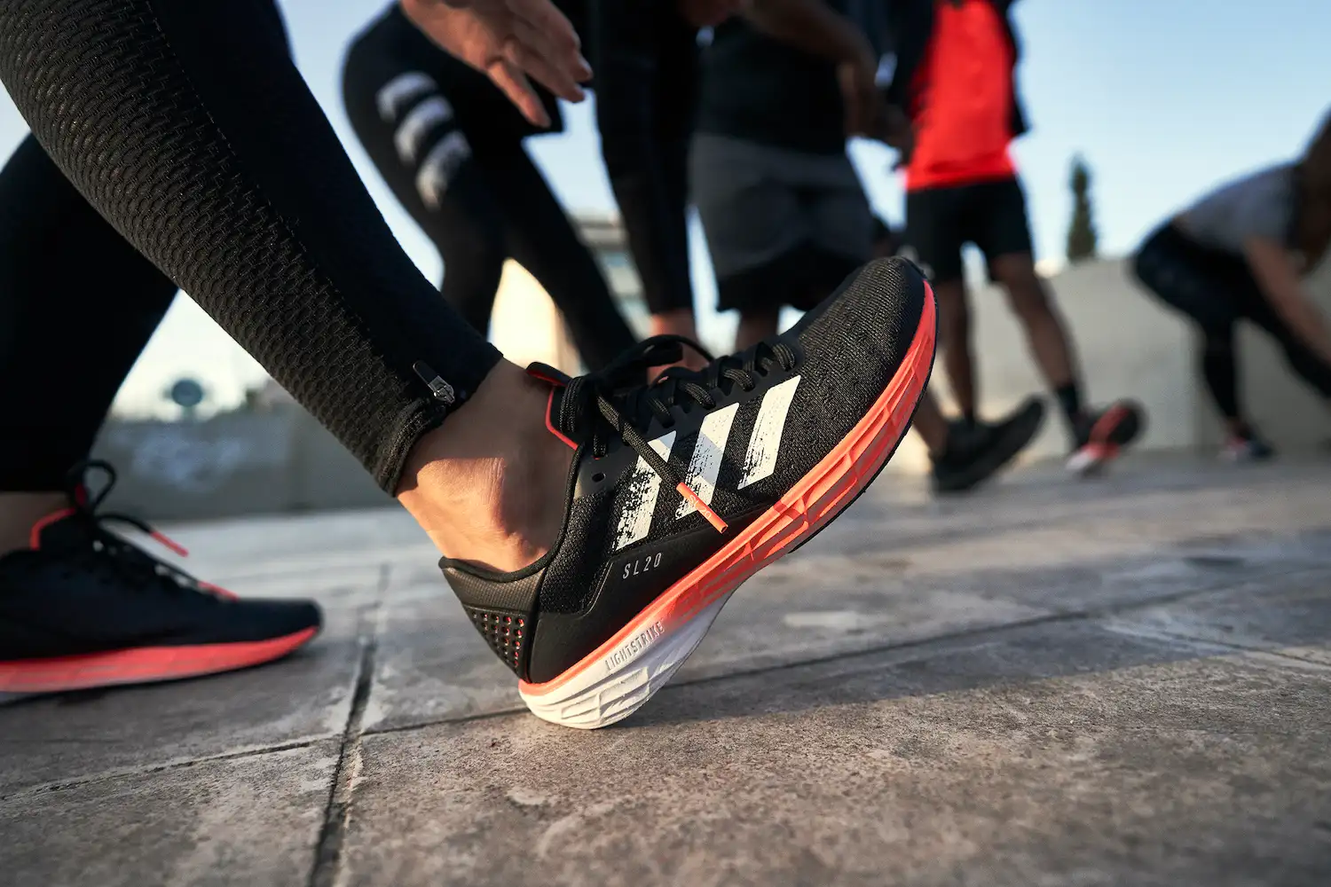 «Быстрее» – это личное. Мы протестировали adidas SL20 – легкие беговые кроссовки на каждый день